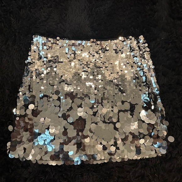 H&M sequin mini skirt size 6 worn once for NYE - Picture 1 of 1